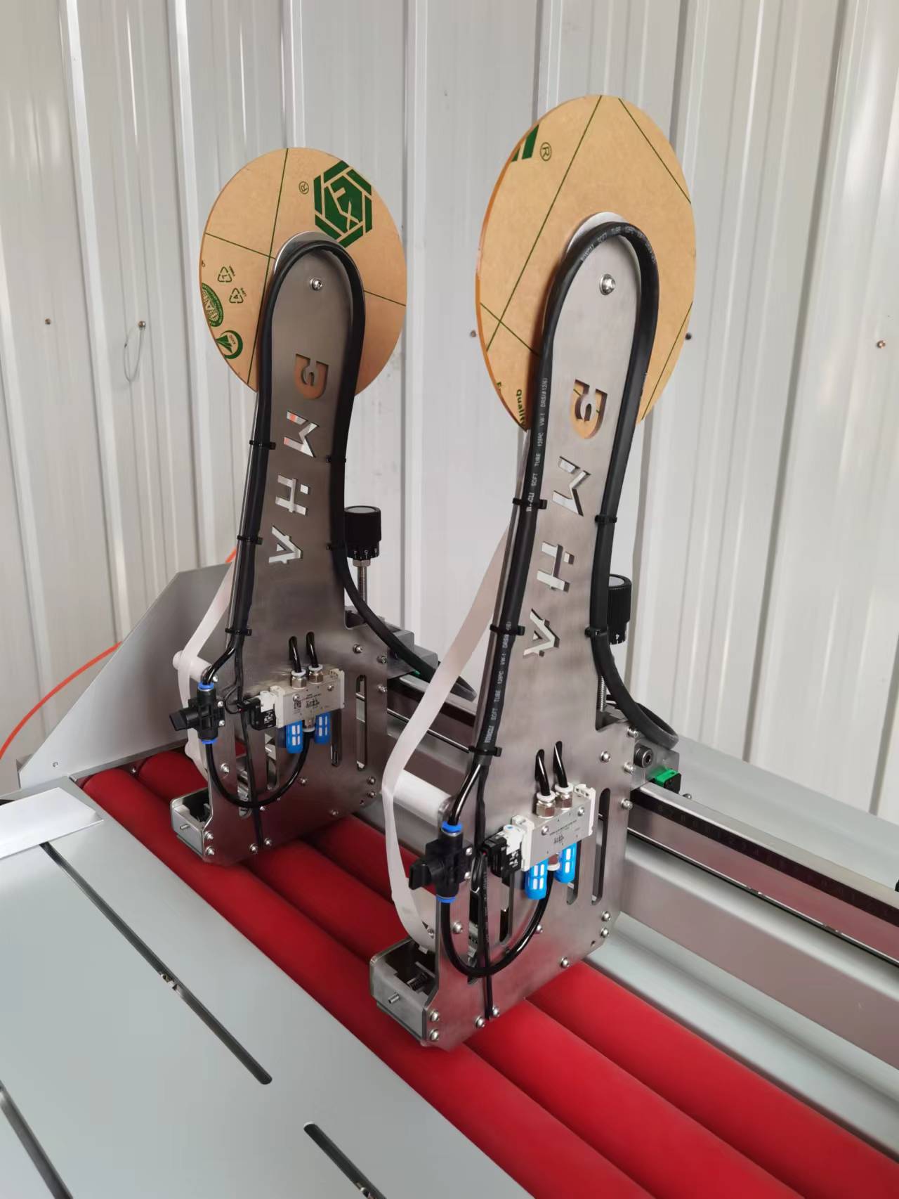 Double sided tape applicator/Tape head Double sided tape applicator/Tape head